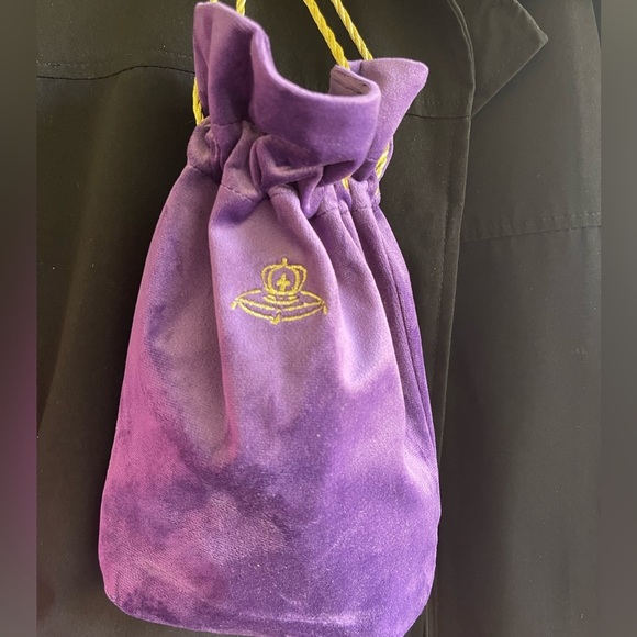 Crown 18 Velvety Gold Drawstring Storage Bag - Picture 5 of 7